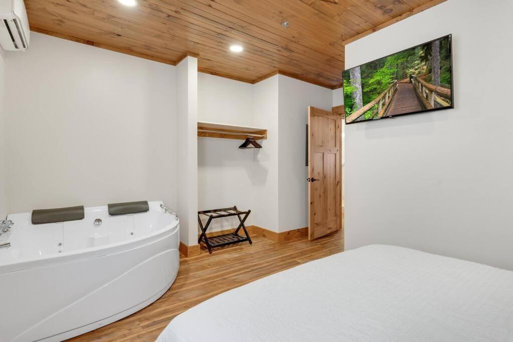 Hickory Suite - Main Street Lodge In برلين المظهر الخارجي الصورة